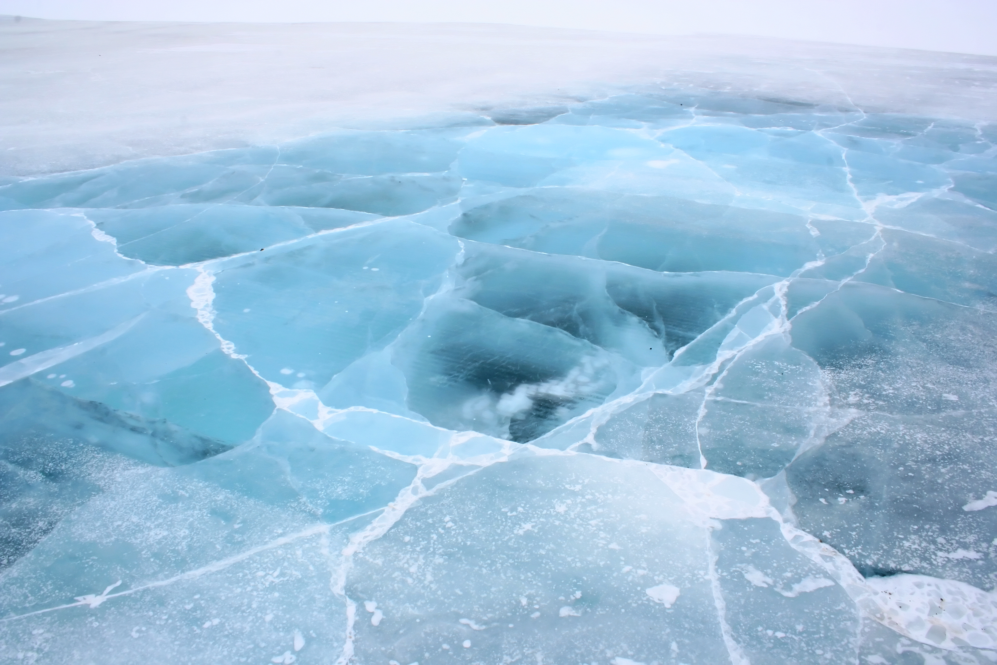 Gelo não é apenas água sólida